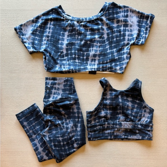 JO + JAX BUNDLE - Leggings, Bra, & Motion Tee - Poolside, All Size CM - Picture 2 of 8